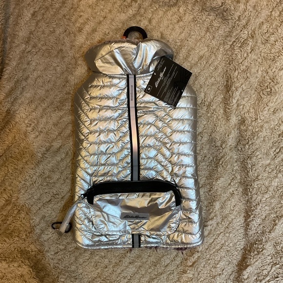Eddie Bauer Other - NWT Eddie Bauer Dog Coat. Pups 20-35lbs. Warm winter jacket. Fleece lining. CHIC